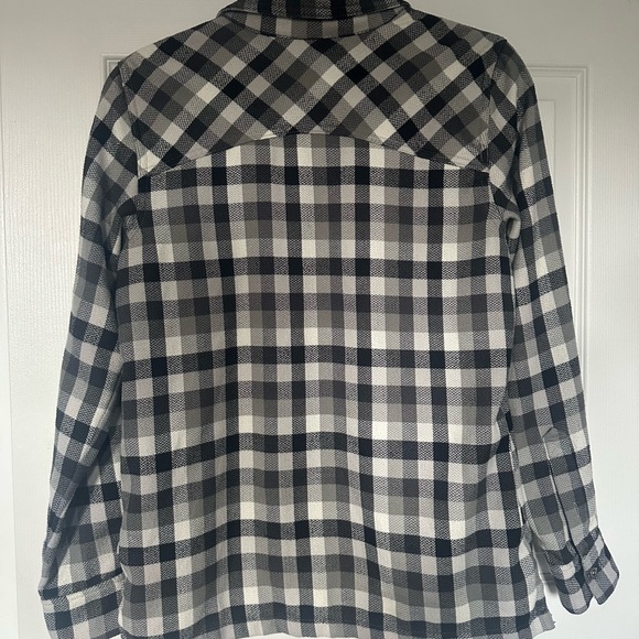 Outdoor Research Women’s Flannel Black White Button-Up UPF 50+ | Like New - Picture 5 of 12